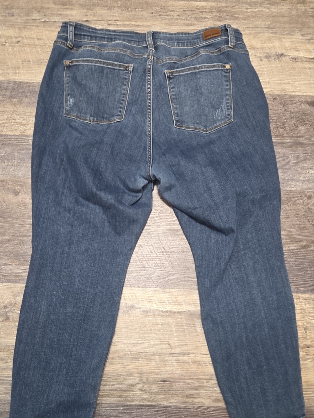 Judy Blue Plus Size Relazed Fit Jeans - Picture 7 of 11